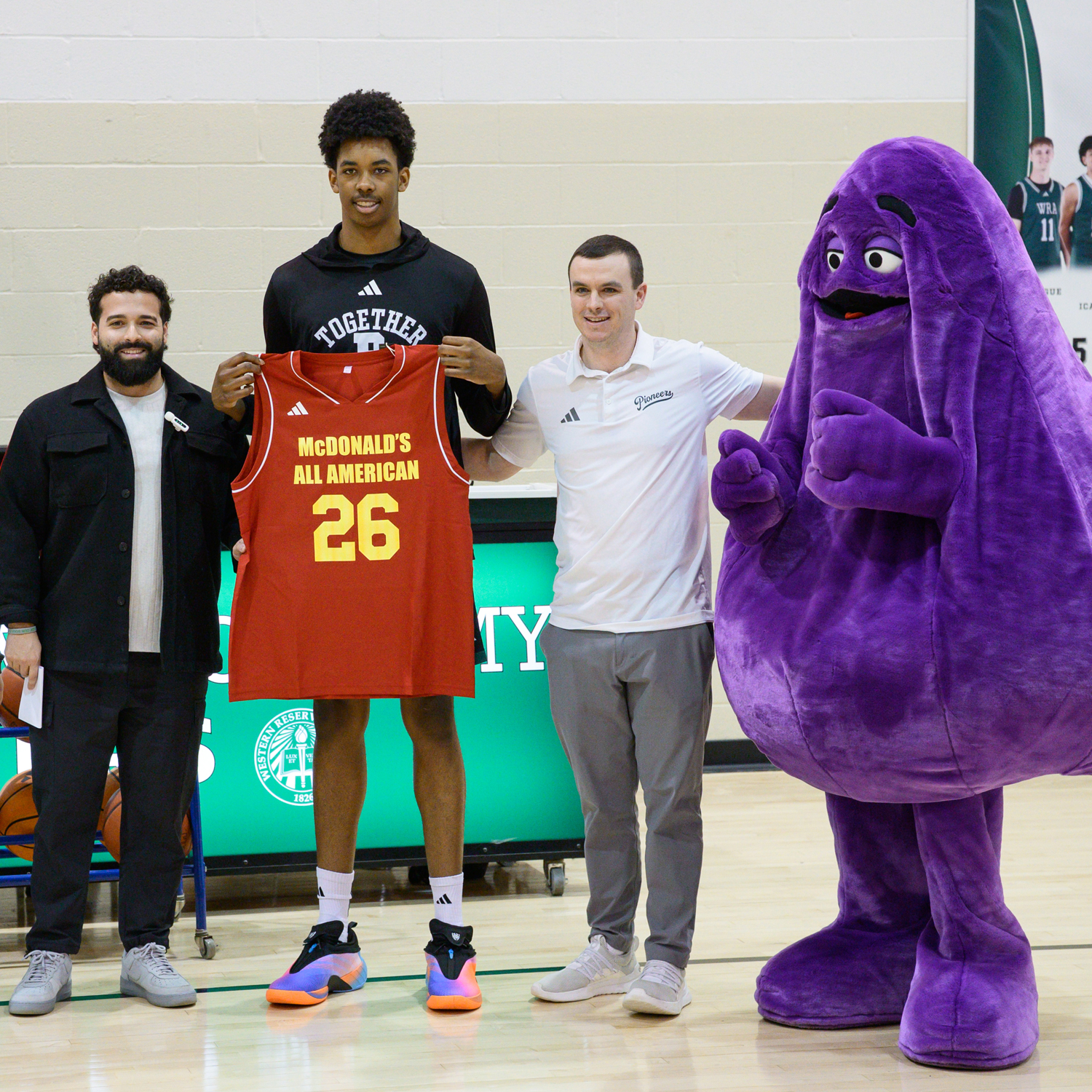 Anthony Thompson ’26 Makes History as McDonald’s All-American